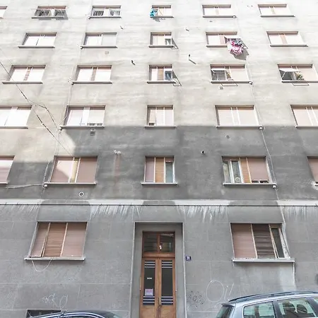Triestevillas Galleria, Simply And Bright For 2+2 Appartement Triëst