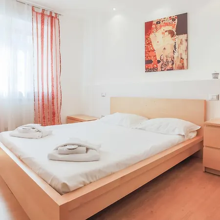 Triestevillas Galleria, Simply And Bright For 2+2 Appartement