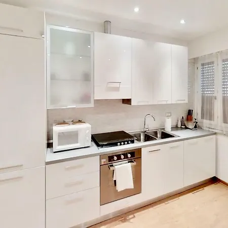 Triestevillas Galleria, Simply And Bright For 2+2 Appartement Triëst