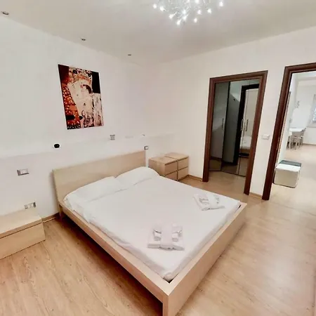 Triestevillas Galleria, Simply And Bright For 2+2 Appartement